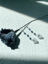 Load image into Gallery viewer, 《 藍 》 —— 花蕾耳環（長款）
